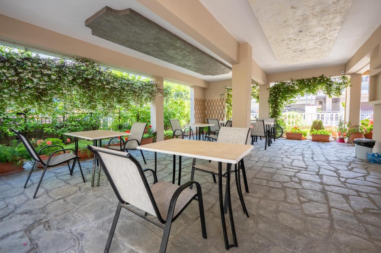 Milonas House Apartments Paralia Dionisiou Zewnętrze zdjęcie