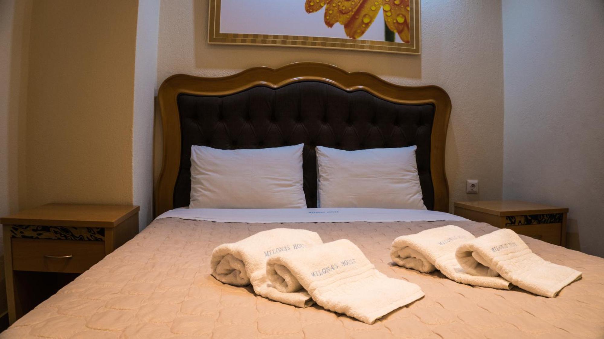 Milonas House Apartments Paralia Dionisiou Zewnętrze zdjęcie